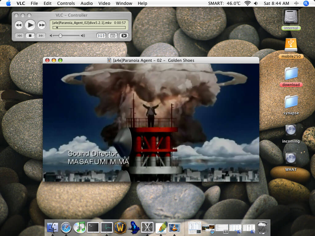 VLC playing anime on Mac desktop